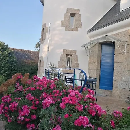 Des Fleurs D'ajoncs Bed & Breakfast Concarneau