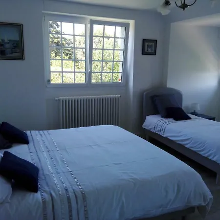 Des Fleurs D'ajoncs Bed & Breakfast 2*